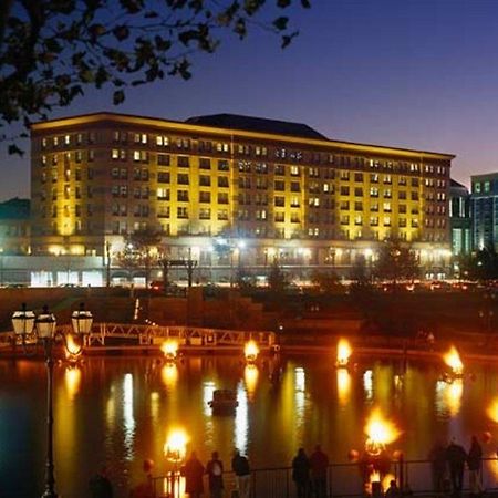 Отель Courtyard Providence Downtown Экстерьер фото
