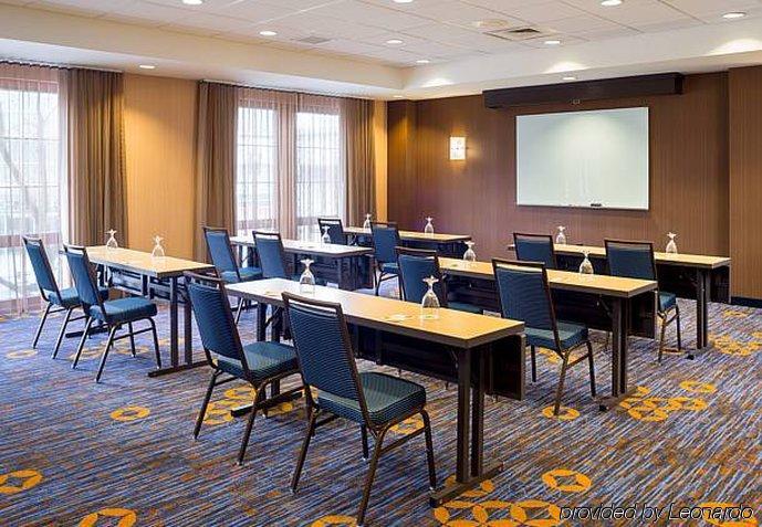 Отель Courtyard Providence Downtown Экстерьер фото