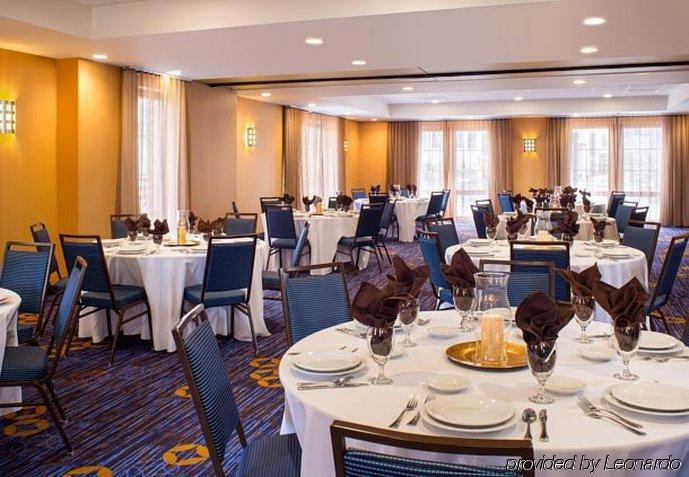 Отель Courtyard Providence Downtown Экстерьер фото