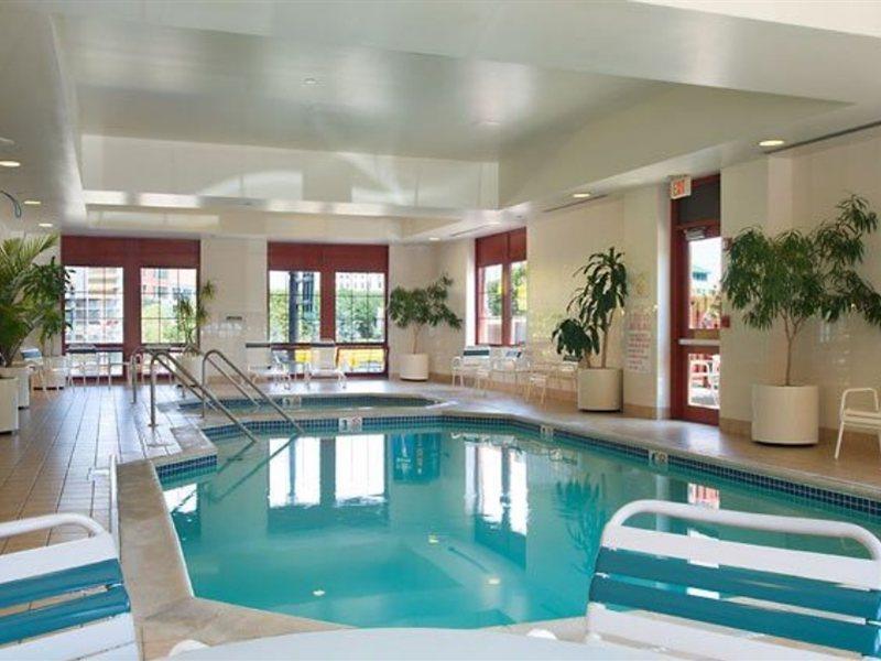 Отель Courtyard Providence Downtown Экстерьер фото