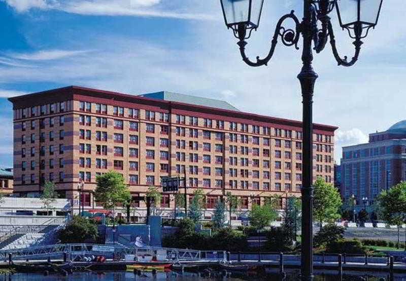 Отель Courtyard Providence Downtown Экстерьер фото