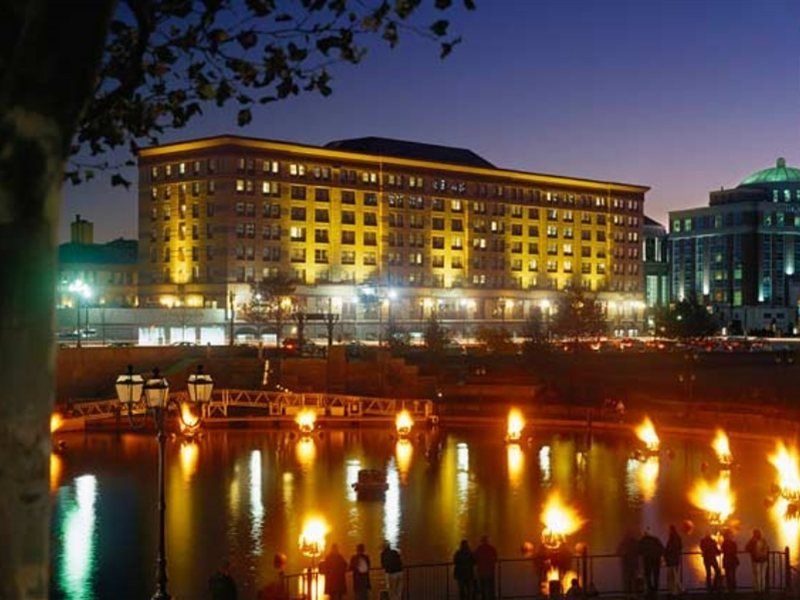 Отель Courtyard Providence Downtown Экстерьер фото