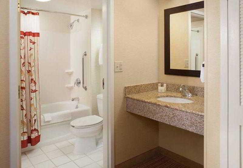 Отель Courtyard Providence Downtown Экстерьер фото