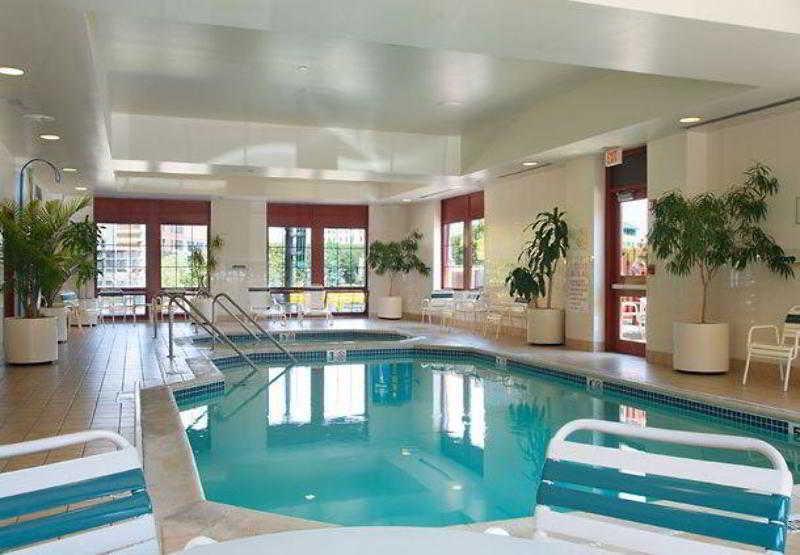 Отель Courtyard Providence Downtown Экстерьер фото